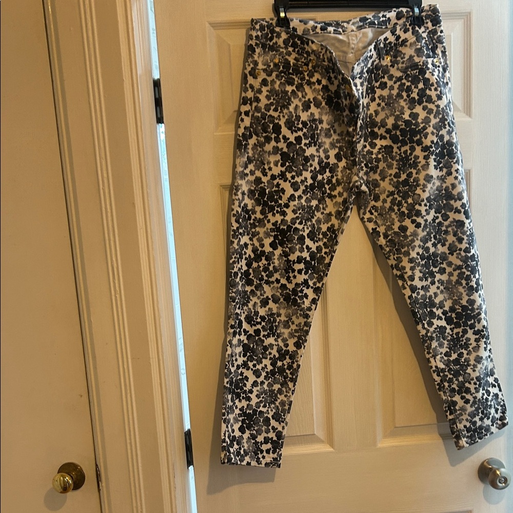 Chic Navy and White Floral Pants